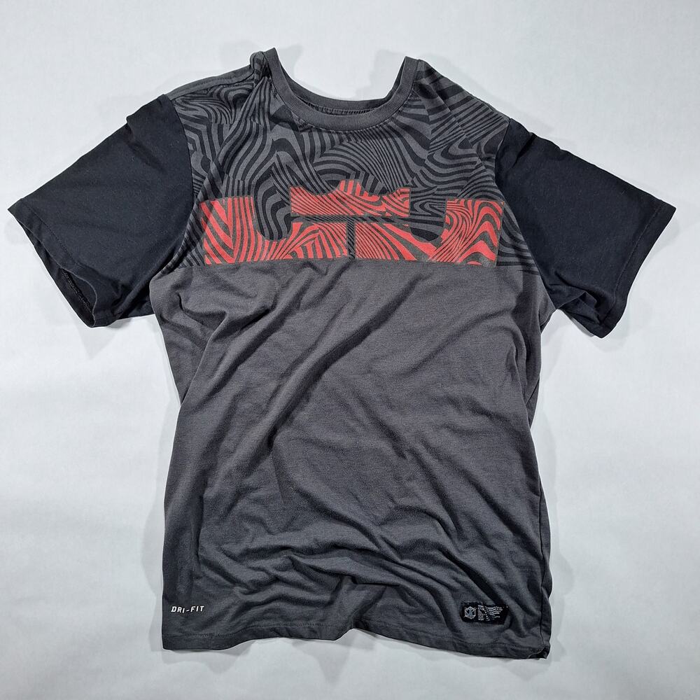Nike LeBron James Court Vision Men's Medium Gray Graphic Short Sleeve T-Shirt